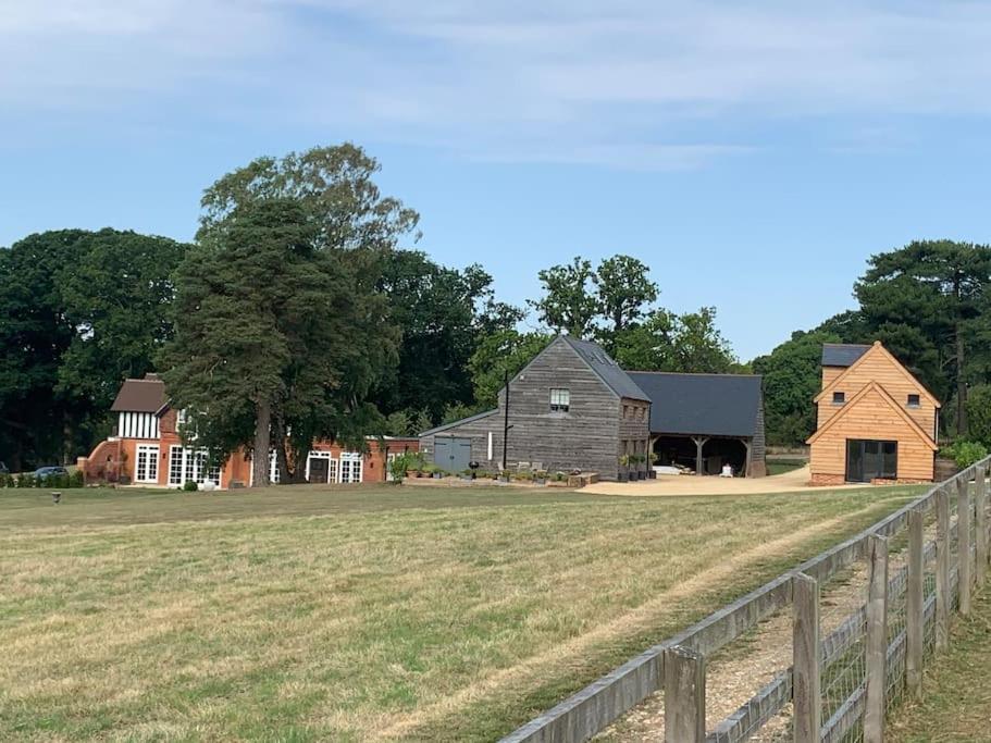 The Old Stables Villa Salisbury Exterior photo