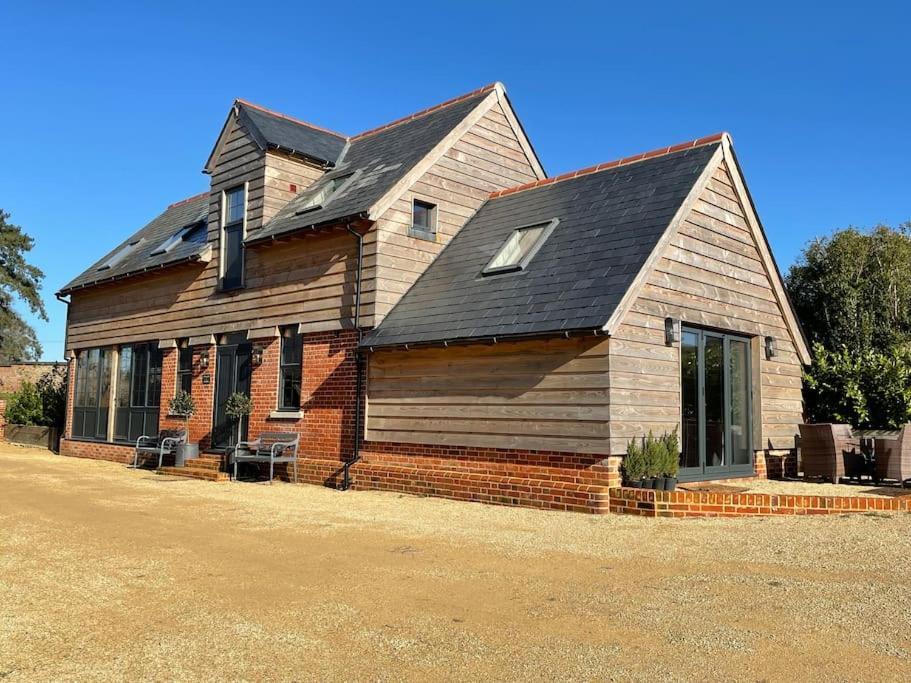 The Old Stables Villa Salisbury Exterior photo